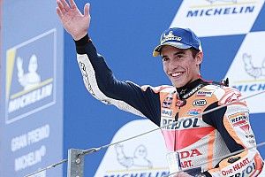 Sospiro di sollievo per Marquez: torna in pista nella FP2!
