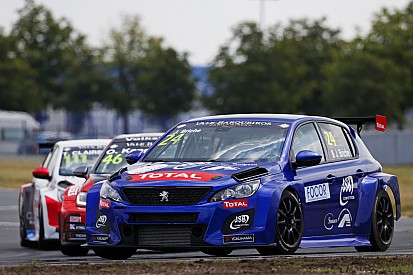 TCR Europe: Briché vince Gara 1 a Barcellona e riapre i giochi