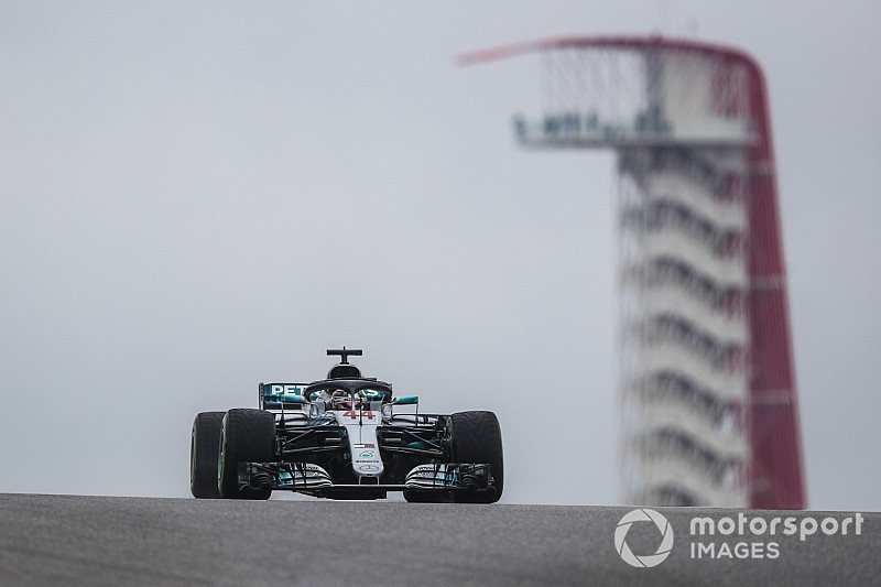 Hamilton ignora chuva e lidera segundo treino livre em Austin
