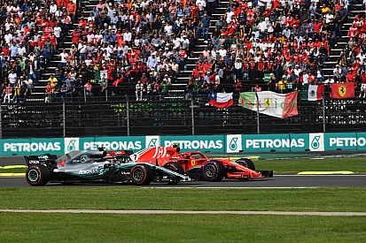 Carlos Sainz szerint Hamilton a Ferrari versenyzője lehet