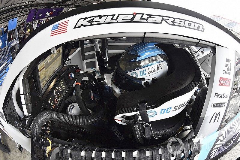 Kyle Larson dominates opening stage of the Southern 500