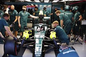 Феттель перестроил работу Aston Martin. Пока на брифингах