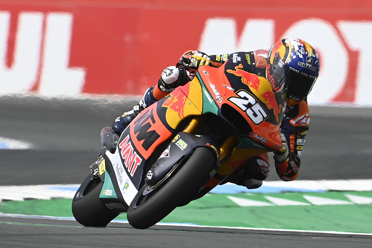 Raúl Fernández se impone en la carrera de Moto2 en Assen