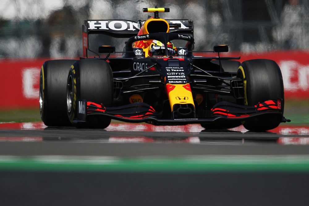 "Perez, 2022'de Red Bull'da yarışmaya devam edecek"