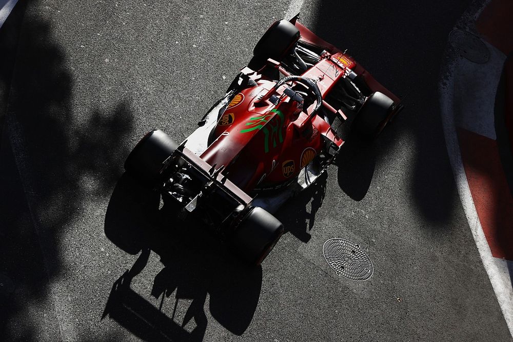 Ferrari, pole pozisyonu için Hamilton'ın hava koridorunu kullanmayı planlamış