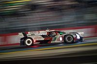 A mitad de las 24H de Le Mans, Pechito López lidera el 1-2 de Toyota