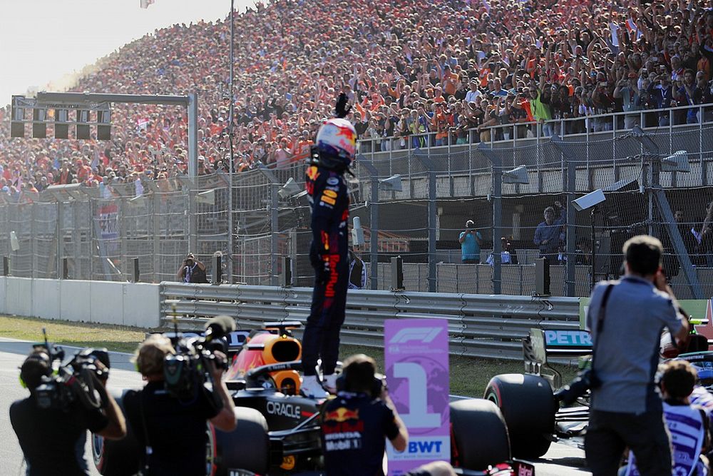 Ganador de la pole Max Verstappen, Red Bull Racing