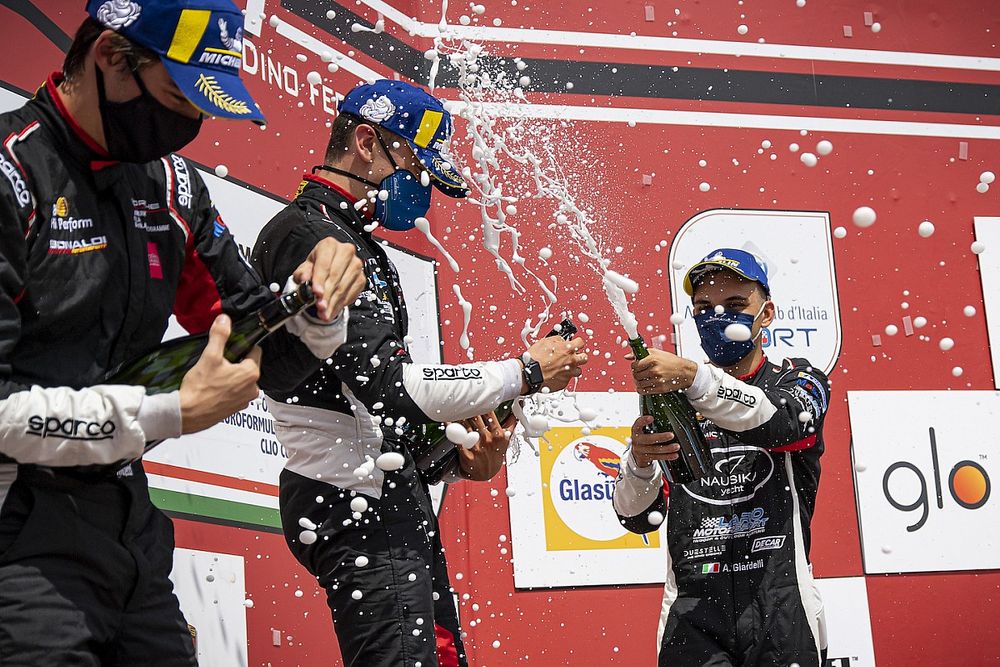 Carrera Cup Italia, Imola: benvenuti nel weekend più pazzo del mondo