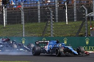 Mercedes 'abre la veda' de los memes con Alonso por su duelo con Hamilton