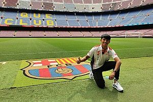 Mario Suryo Aji Sambangi Markas FC Barcelona