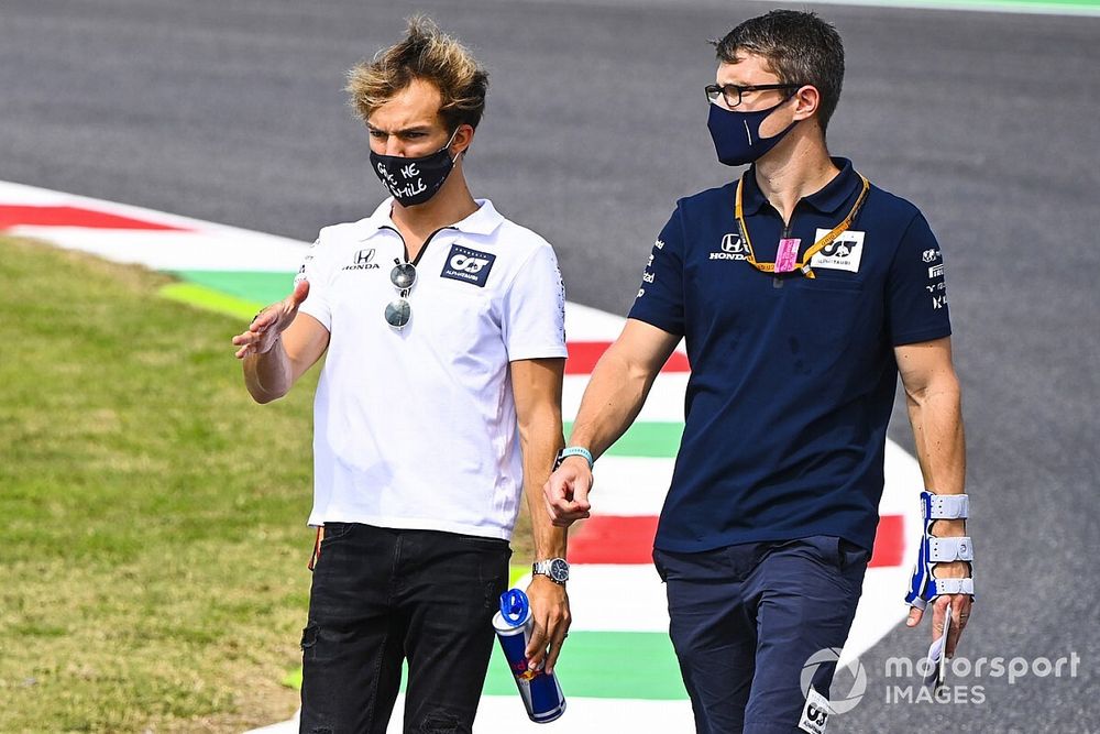 Vettel üdvözölte Gaslyt a Toro Rosso győzteseinek klubjában