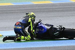 À genoux, Rossi félicite Quartararo pour sa gestion du championnat
