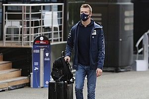 Все обвиняют AlphaTauri в холодном прощании с Квятом. Но сам Даниил разве «теплый»?
