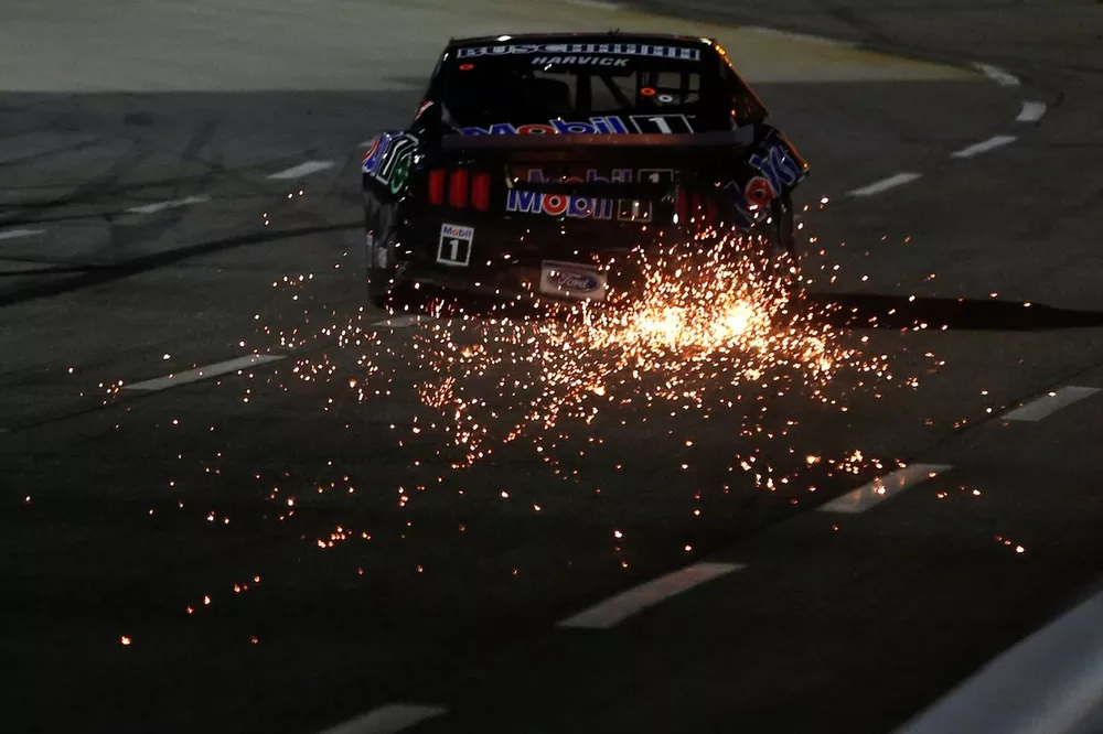 Kevin Harvick, Stewart-Haas Racing, Ford Mustang wrecks before the finish line