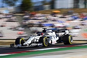 FIA ziet geen veiligheidsproblemen na loszittende gordels Kvyat