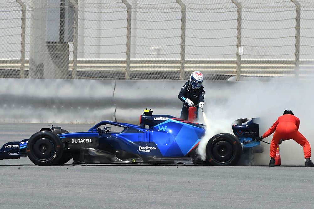 Verstappen kent probleemloze ochtend in F1-test Bahrein, brand Latifi