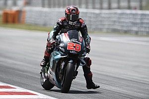 Quartararo zet favorietenrol extra kracht bij tijdens warm-up