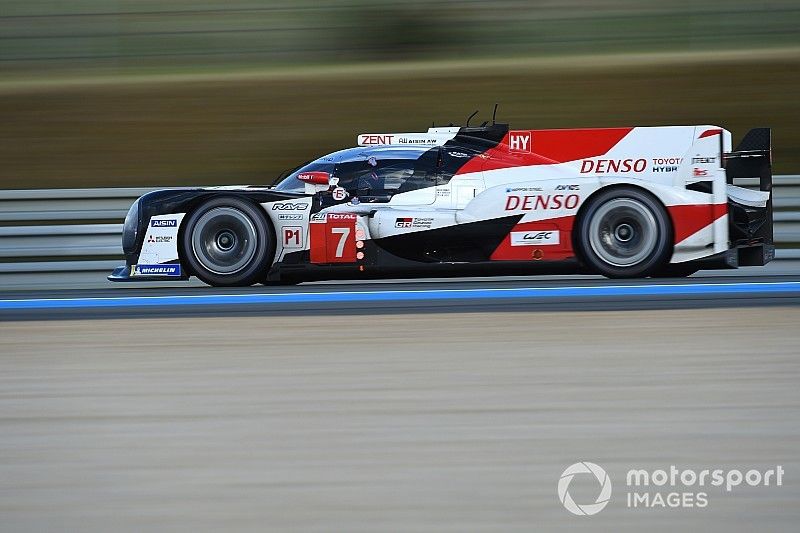 «24 часа Ле-Мана», 3 часа до финиша: экипаж Алонсо проигрывает круг, SMP Racing идет третьей