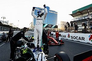 Bottas toma la pole en una accidentada calificación en Bakú