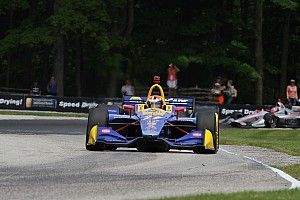 Rossi verpulvert tegenstand in IndyCar-race Road America