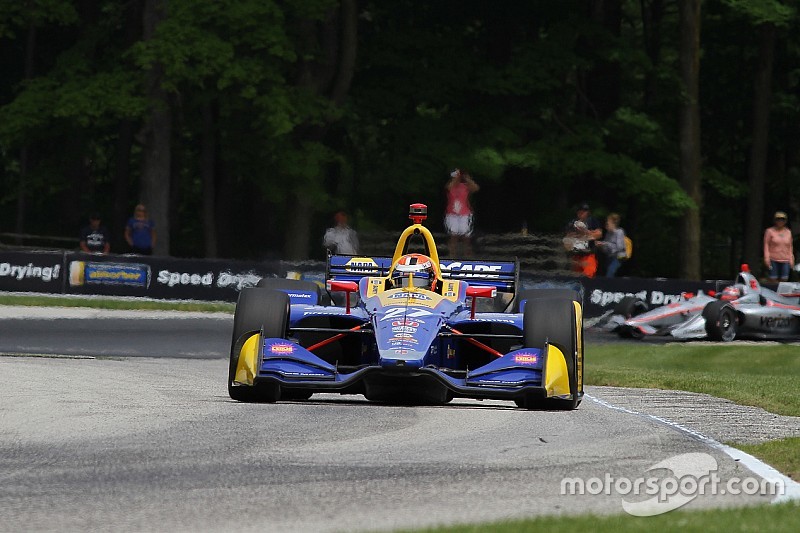 Rossi verpulvert tegenstand in IndyCar-race Road America
