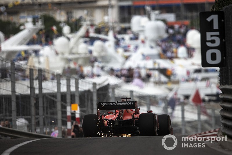 Vettel Monaco utcáin a "lassabb" Ferrarival