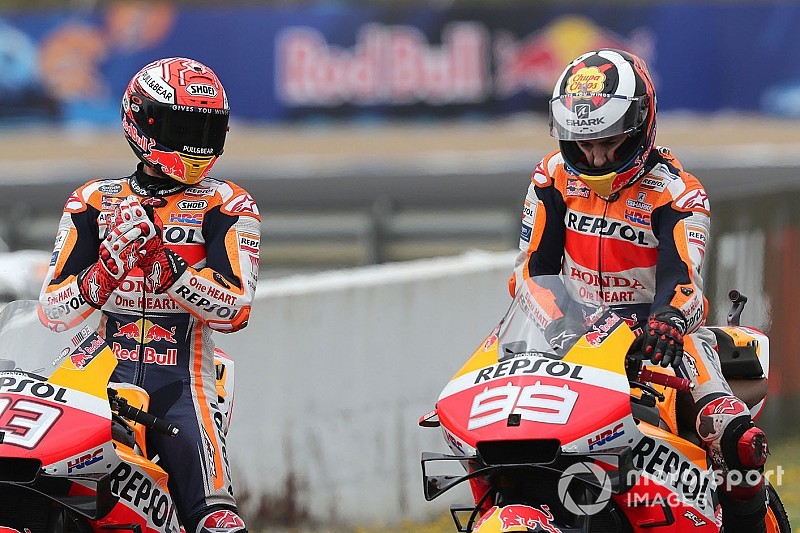 Marquez: Lorenzo harus bertahan dengan Honda