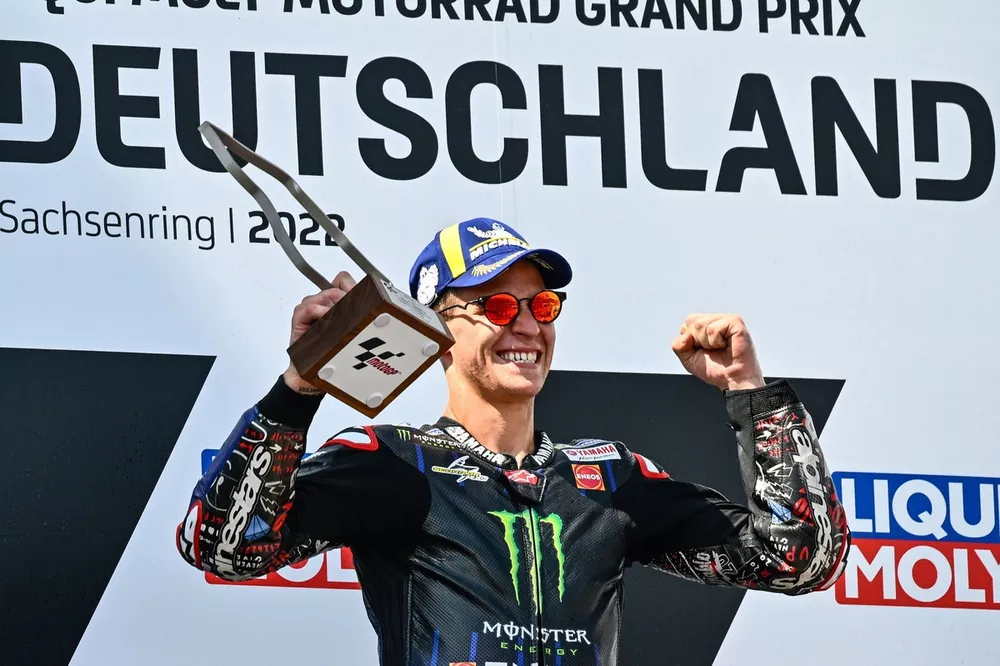 Le vainqueur Fabio Quartararo, Yamaha Factory Racing sur le podium