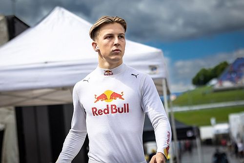 Lawson odbiera triumf Daruvali