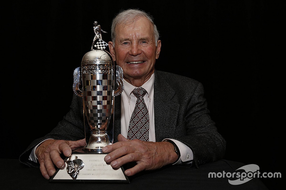 Indy legend Parnelli Jones congratulates Andretti on IMS pole