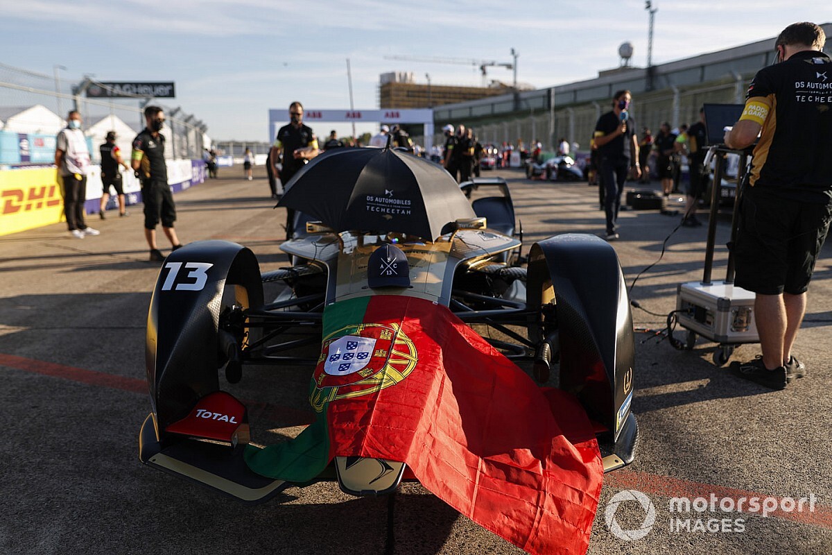 Vergne kiesett az első Berlin ePrix-n, csapattársa nyert