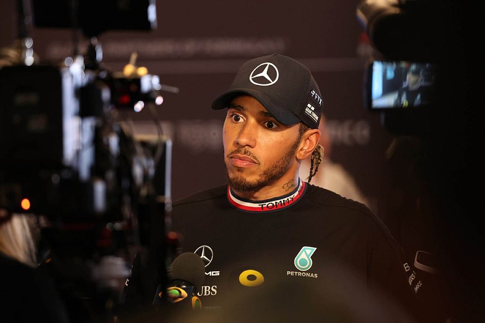 Lewis Hamilton, Mercedes AMG, habla con los medios de comunicación