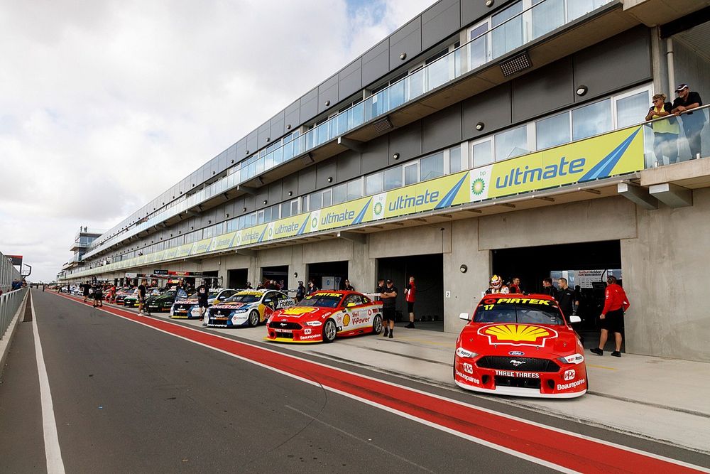 Supercars test at The Bend