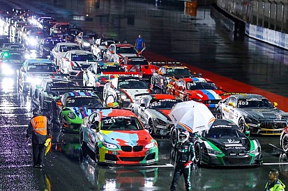 Gara abbreviata a Dubai, la Mercedes Black Falcon vince "a sorpresa"