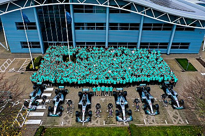 Photos - Mercedes et Lewis Hamilton fêtent leur 6e titre