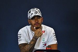 Hamilton braced for next round of "stressful" F1 contract talks