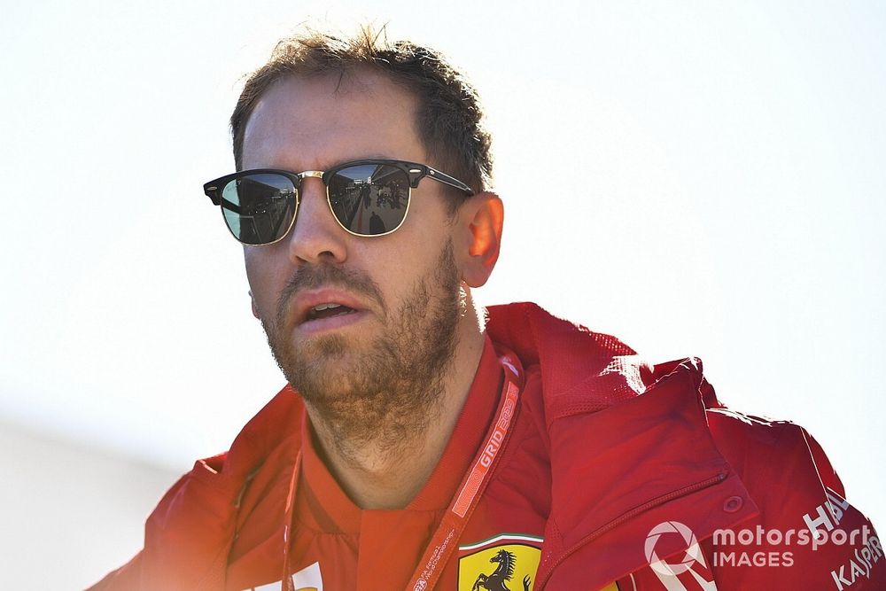 Vídeo: el 'show' de Vettel con una gorra de Mercedes