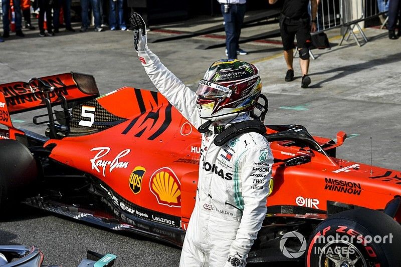 Ecclestone szerint a Mercedes és Hamilton is kiszállhat, aki nem lenne olyan jó a Ferrarinál