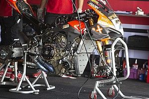 Aprilia-Rennleiter kritisiert Ducatis V4-Superbike: "Das ist ein MotoGP-Motor"