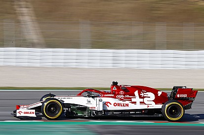 Raikkonen supera Pérez e lidera segundo dia de testes em Barcelona
