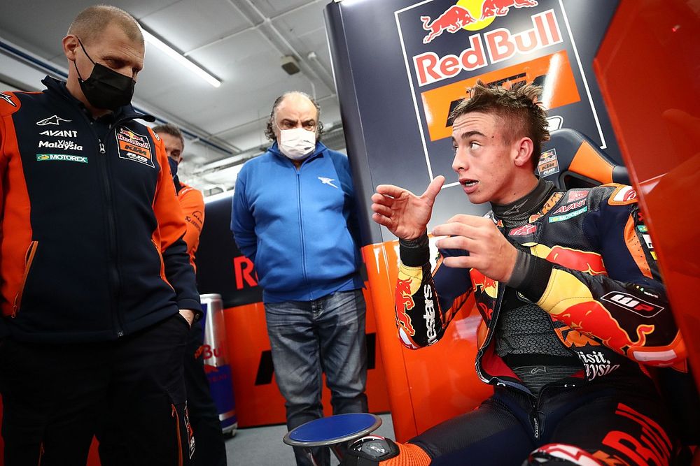 Pedro Acosta debuta con la Moto2 en Jerez