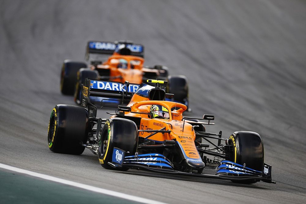 Lando Norris, McLaren MCL35M, Daniel Ricciardo, McLaren MCL35M