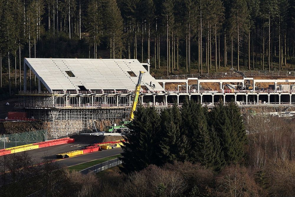Nieuwe tribune bij Eau Rouge verrijst op Spa-Francorchamps