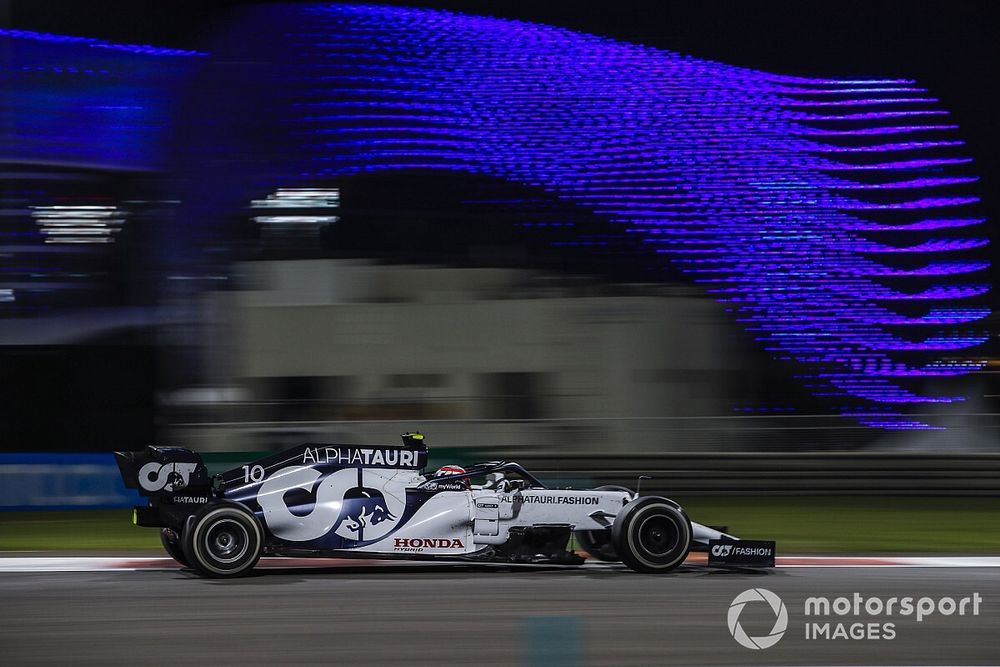 Gasly az új AlphaTauri láttán: „Wow”