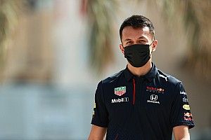 Red Bull finds Wolff interference over Albon 'slightly unusual'