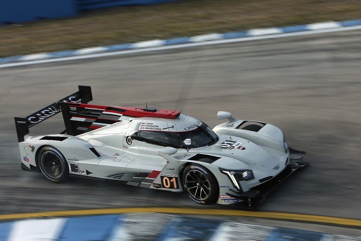 Sebring 12H Hour 6: Ganassi Cadillac leads Mazda at halfway