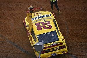 Logano claims NASCAR Cup win in overtime on Bristol dirt track