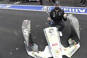 F-E: Vandoorne classifica vitória como "redenção" após abandono no sábado