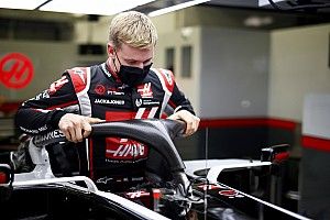 Galeri: Schumacher, Haas'la koltuk ayarı yaptırıyor