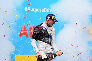 Dennis: Nobody thought I could hold Valencia FE lead